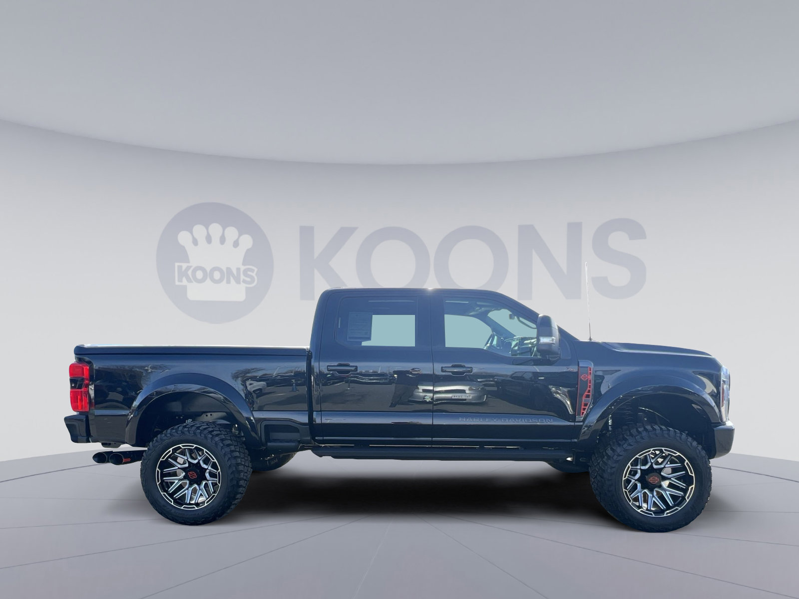 New 2026 Ford F250 Lariat w/ Black Appearance Package image 8