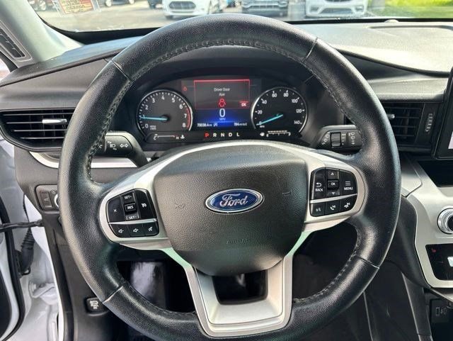 Used 2022 Ford Explorer XLT AWD/4WD image 16