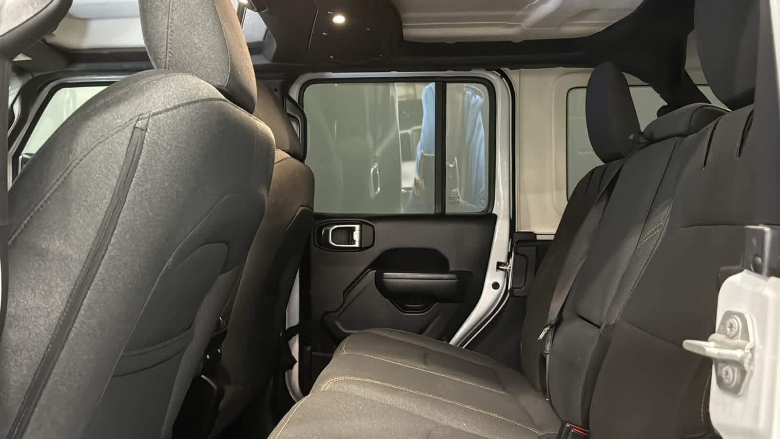 Used 2024 Jeep Wrangler Unlimited AWD/4WD image 24