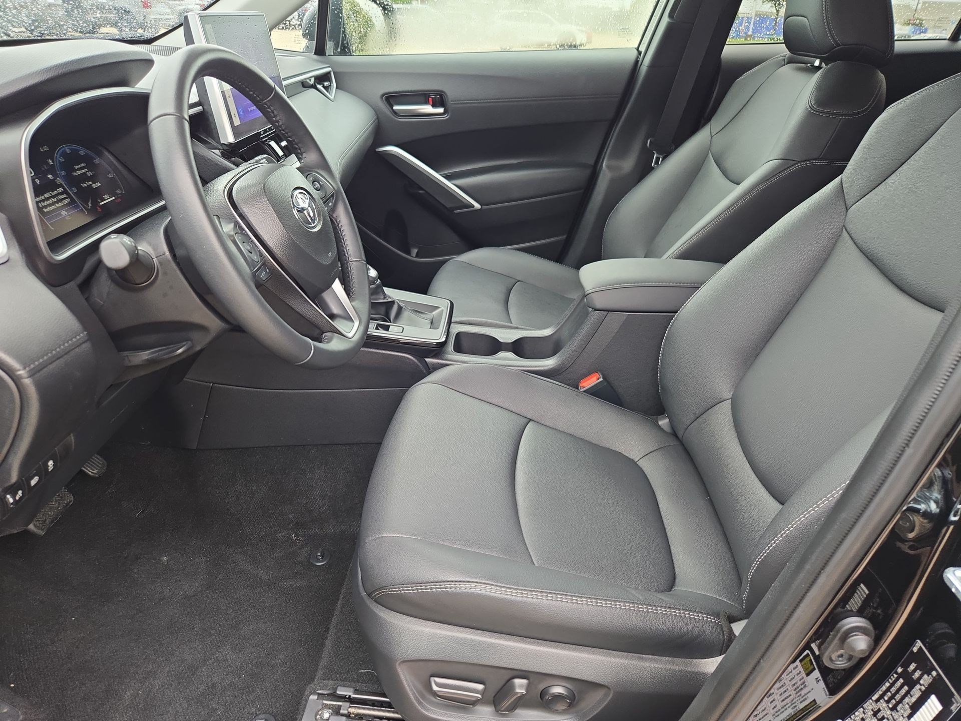 Used 2026 Toyota Corolla Cross XLE FWD image 16