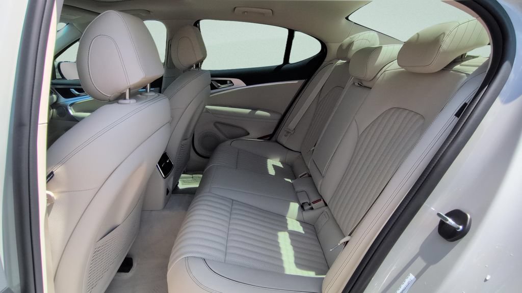 Used 2026 Genesis G70 2.5T Prestige RWD image 9
