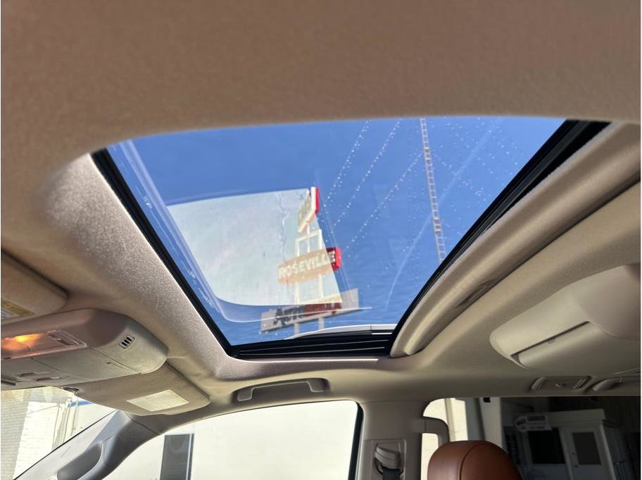 Used 2019 Toyota Sequoia Platinum AWD/4WD image 25
