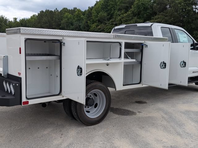 New 2026 Ford F550 4x4 Supercab Super Duty image 7