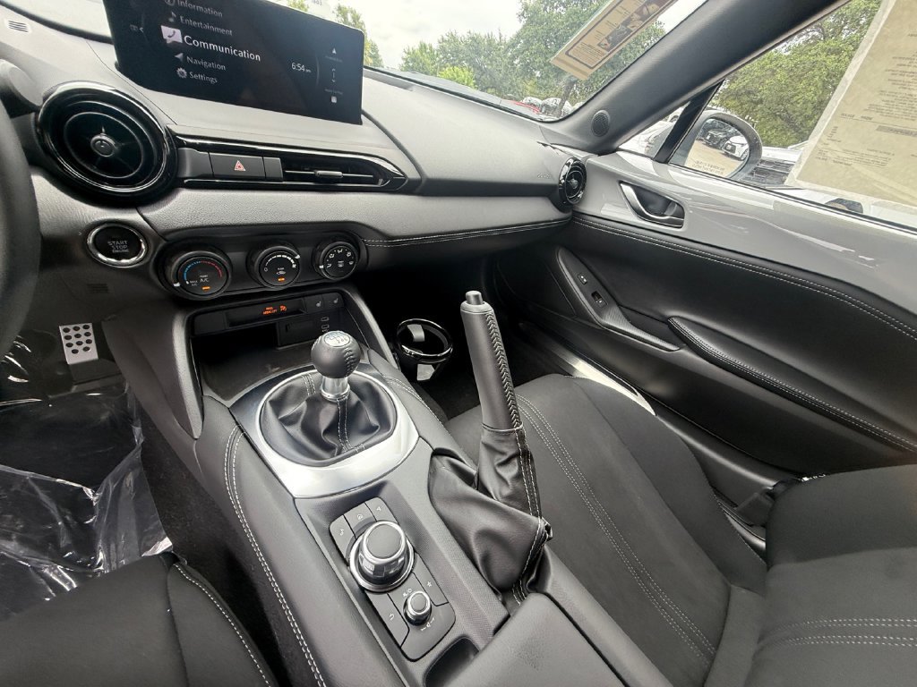 New 2026 MAZDA MX-5 Miata Club w/ Interior Package RWD image 15