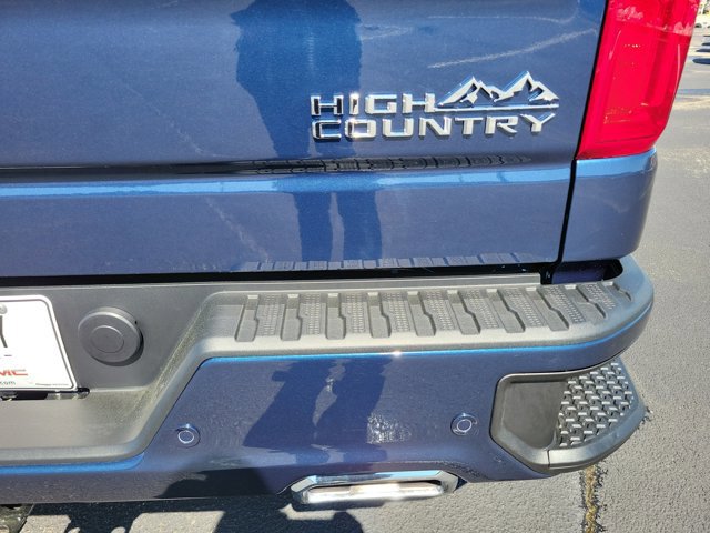 Used 2023 Chevrolet Silverado 1500 High Country w/ Technology Package image 32