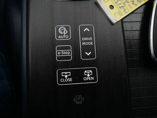 Certified 2024 Nissan Ariya AWD image 18