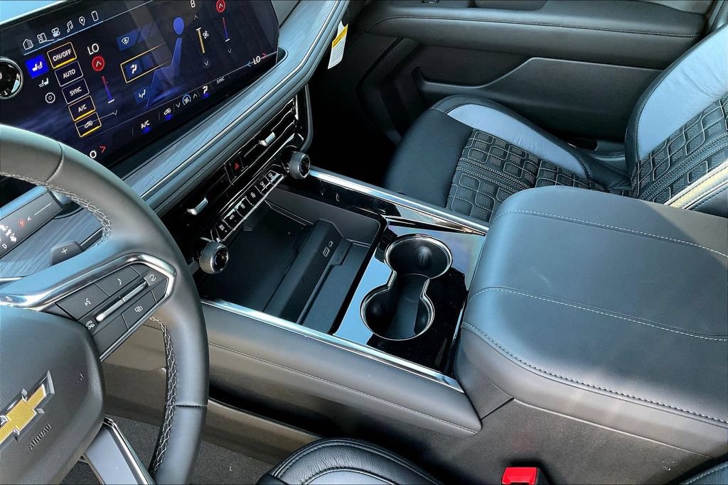 New 2026 Chevrolet Tahoe LS w/ LPO, Dark Essentials Package AWD/4WD image 9