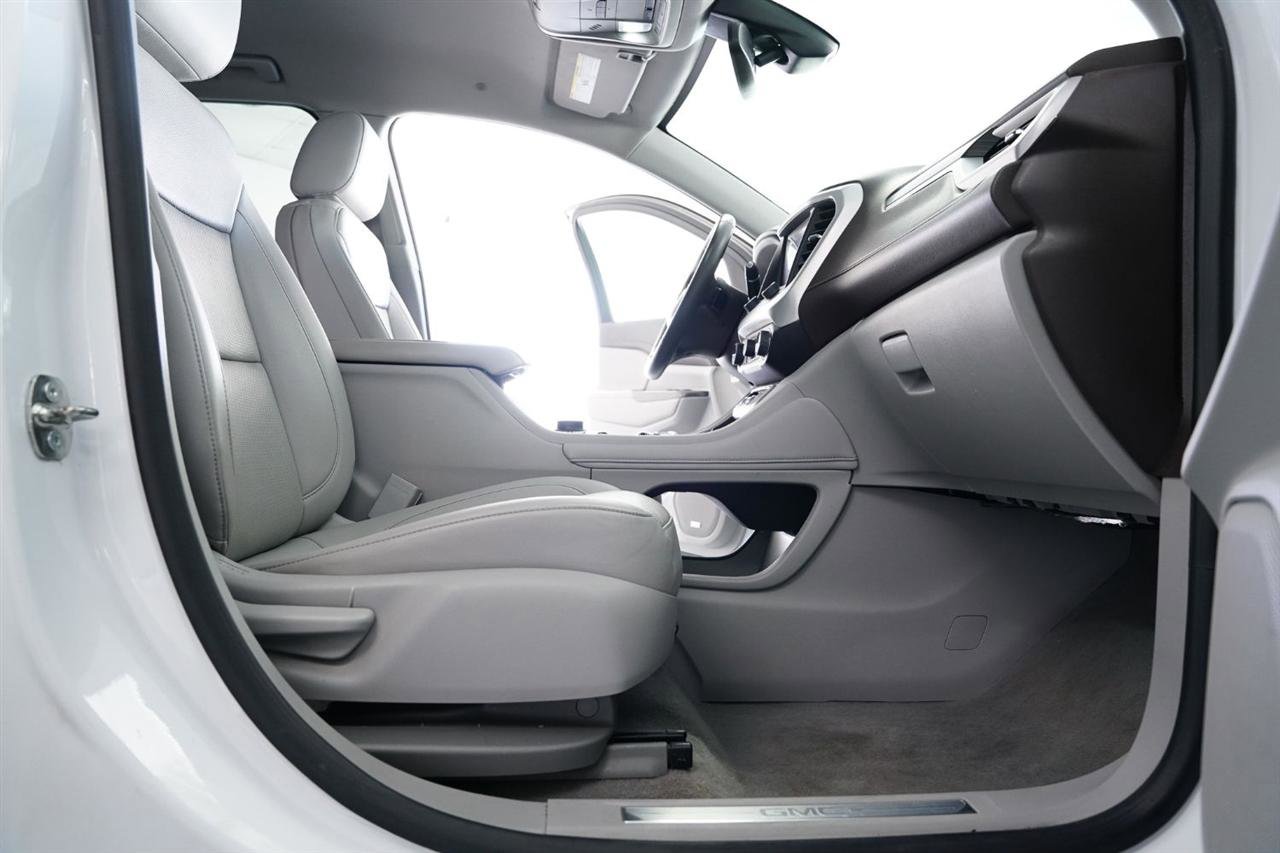 Used 2023 GMC Acadia SLT image 29