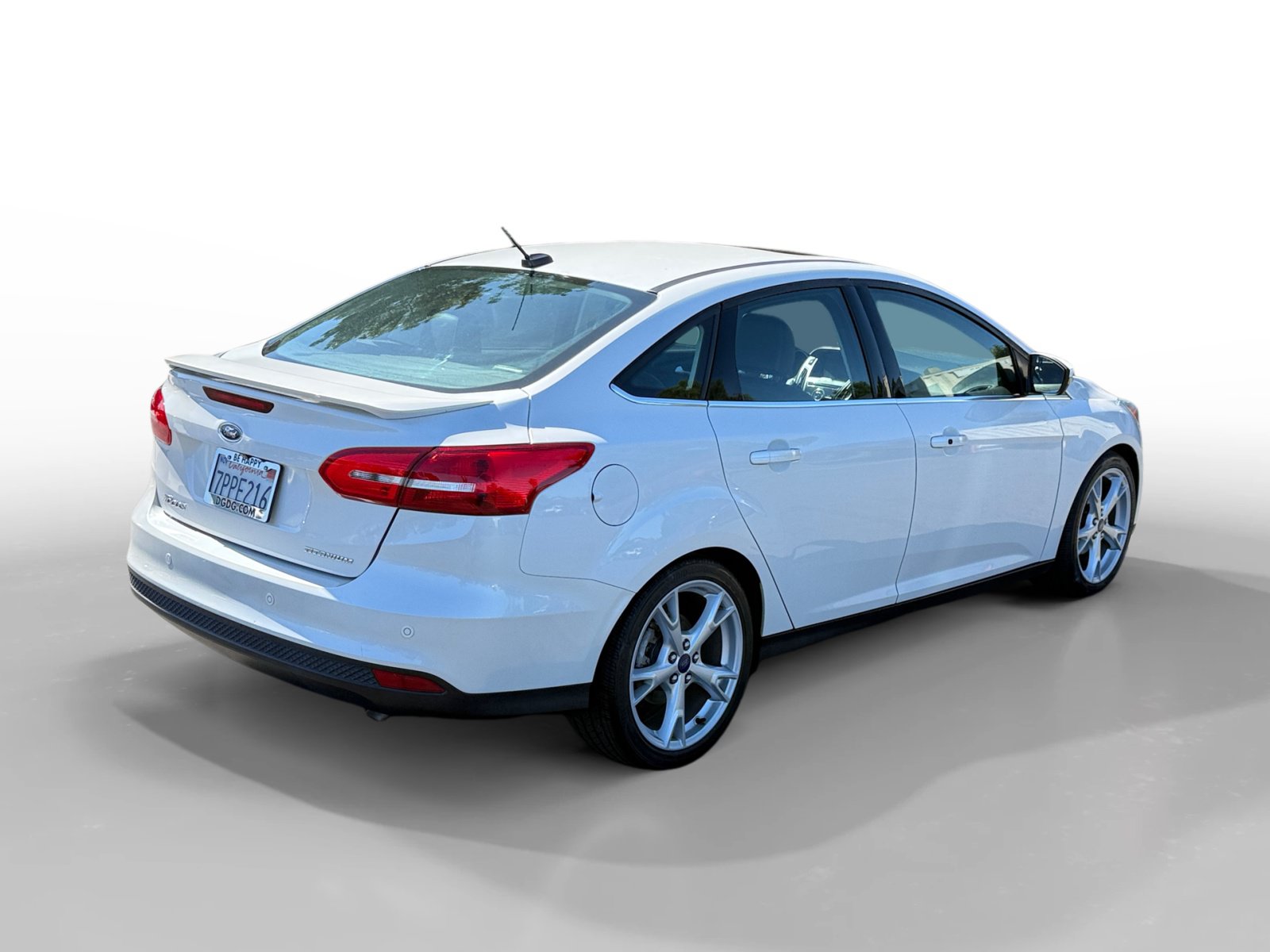 Used 2015 Ford Focus Titanium w/ Titanium Technology Package FWD image 5
