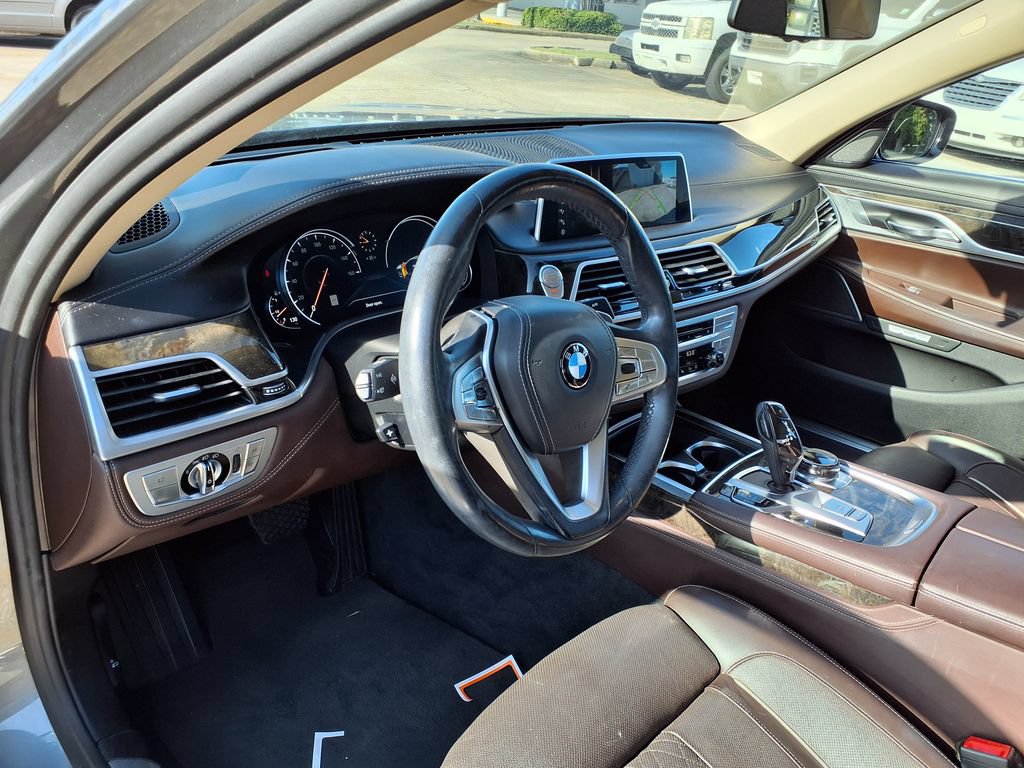 Used 2018 BMW 740i RWD image 22