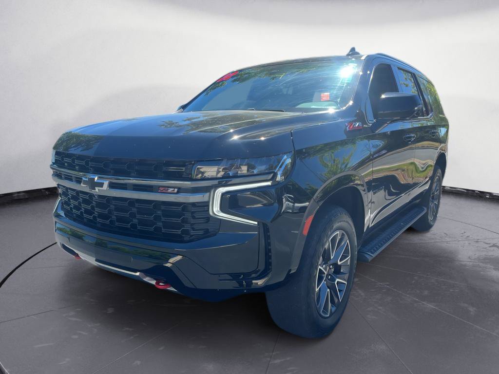 Used 2022 Chevrolet Tahoe Z71 w/ Luxury Package AWD/4WD image 2