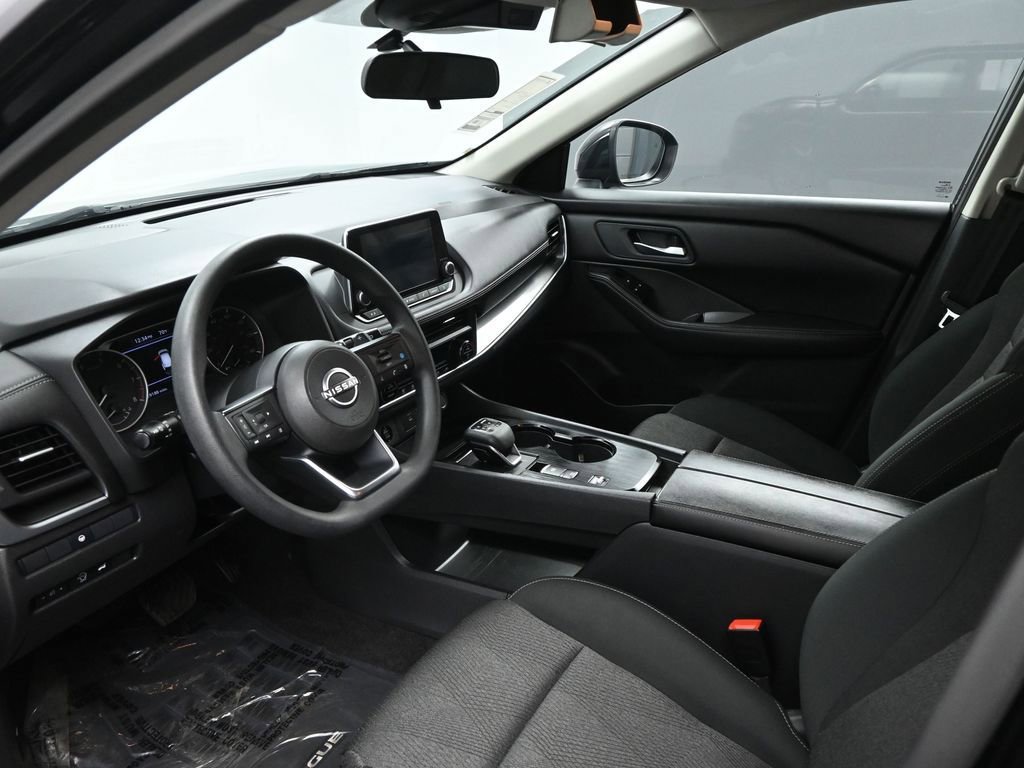 Used 2024 Nissan Rogue SV image 9