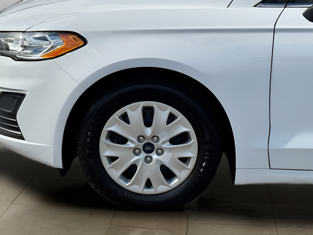 Used 2019 Ford Fusion S FWD image 34
