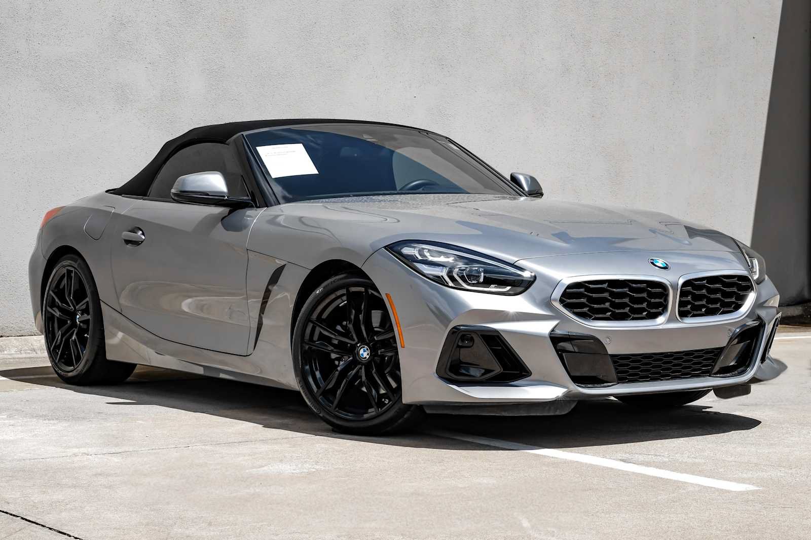 Used 2024 BMW Z4 sDrive30i w/ Convenience Package RWD image 9
