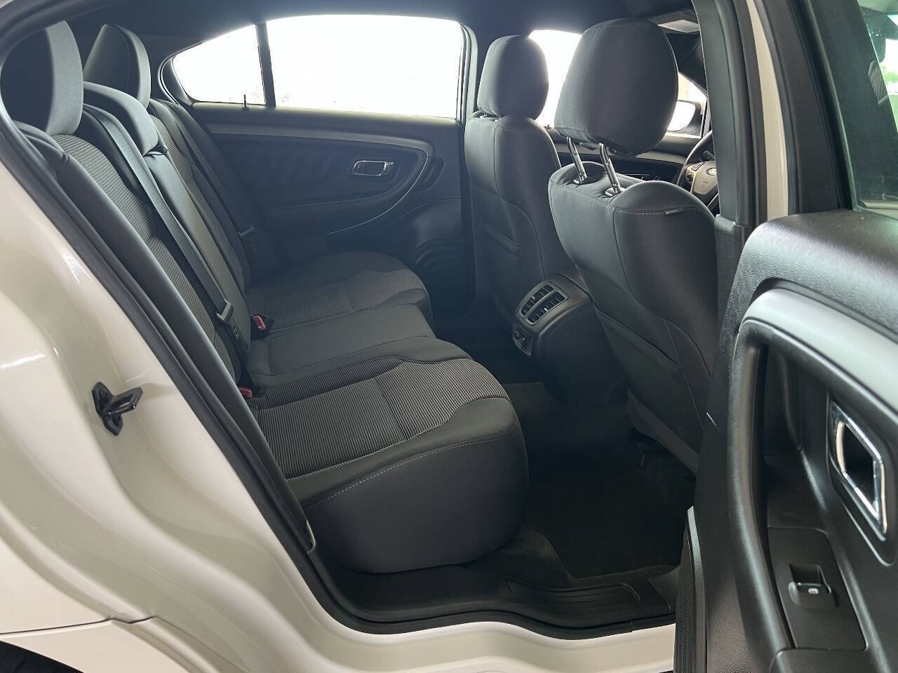 Used 2013 Ford Taurus SEL FWD image 15