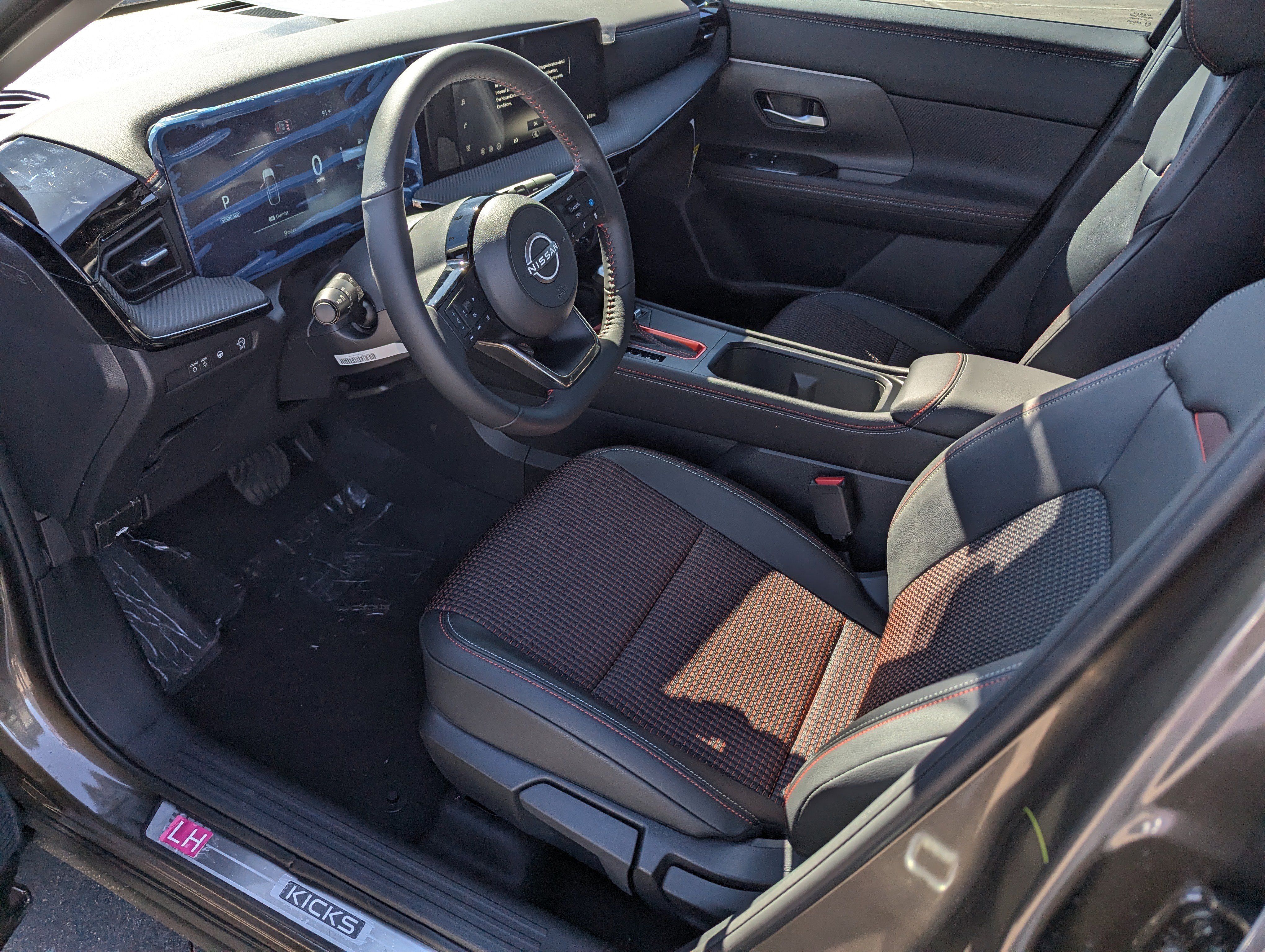 New 2026 Nissan Kicks SR w/ Illumination Package image 9