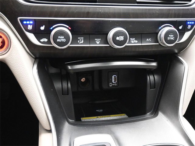 Used 2020 Honda Accord Touring image 31