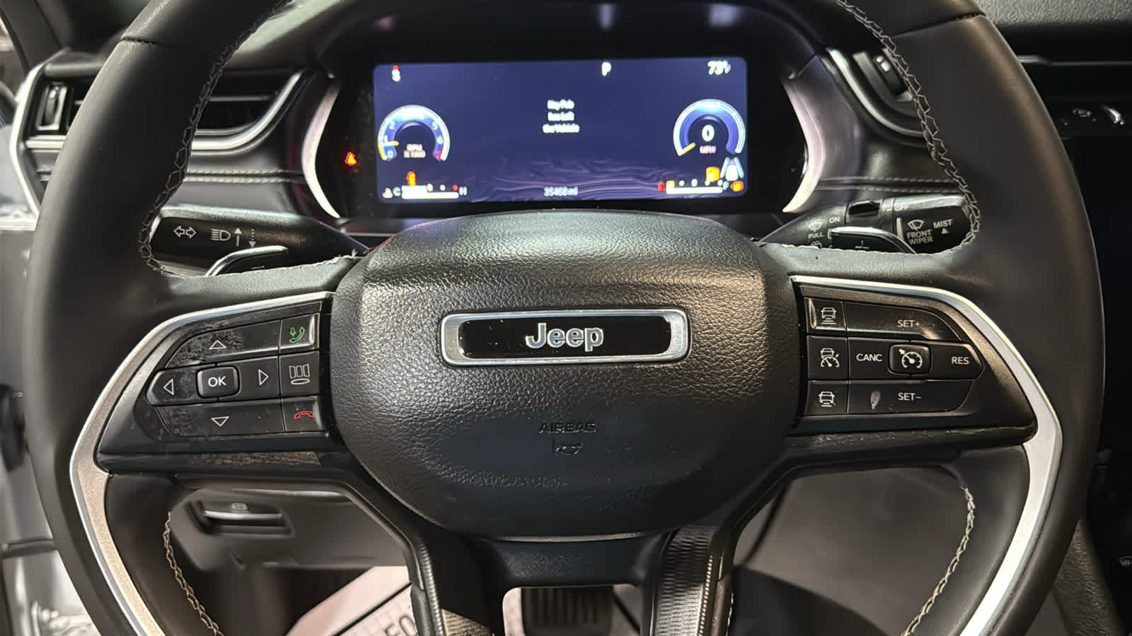 Used 2023 Jeep Grand Cherokee L Laredo AWD/4WD image 11