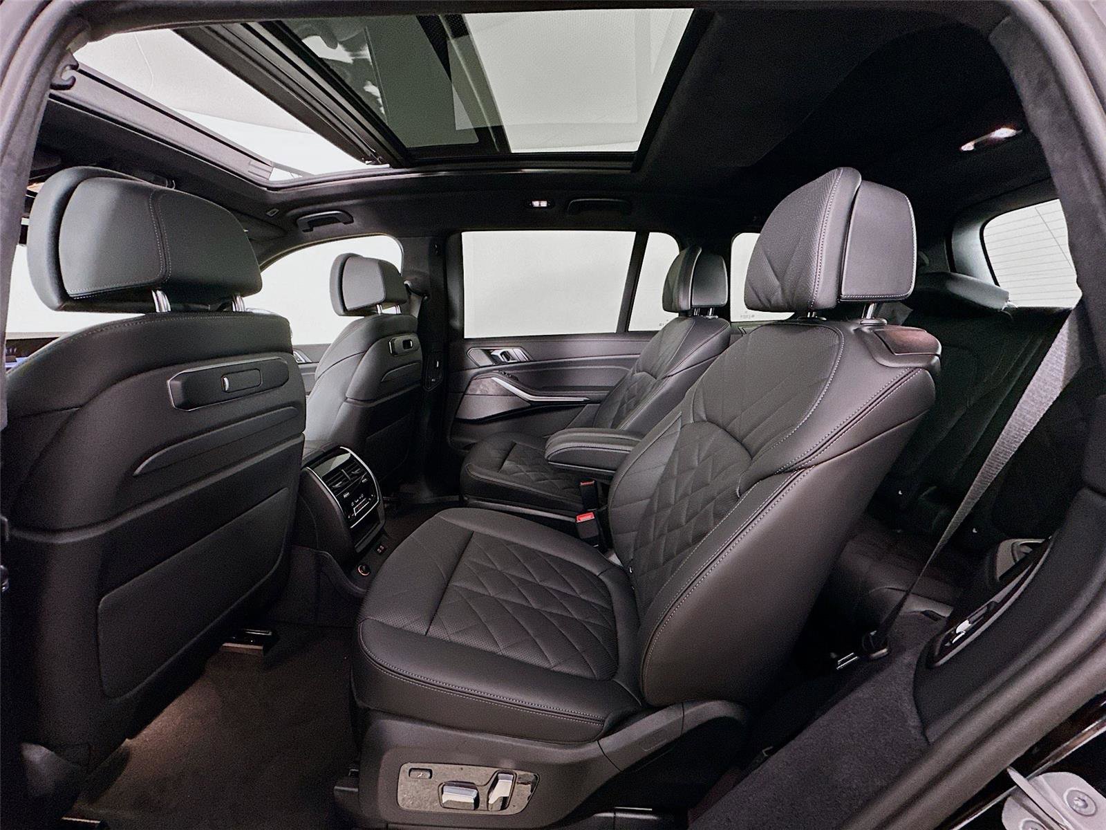 New 2026 BMW X7 xDrive40i w/ Executive Package image 25