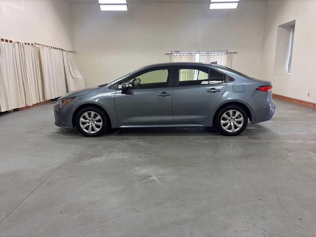 Used 2020 Toyota Corolla LE FWD image 5
