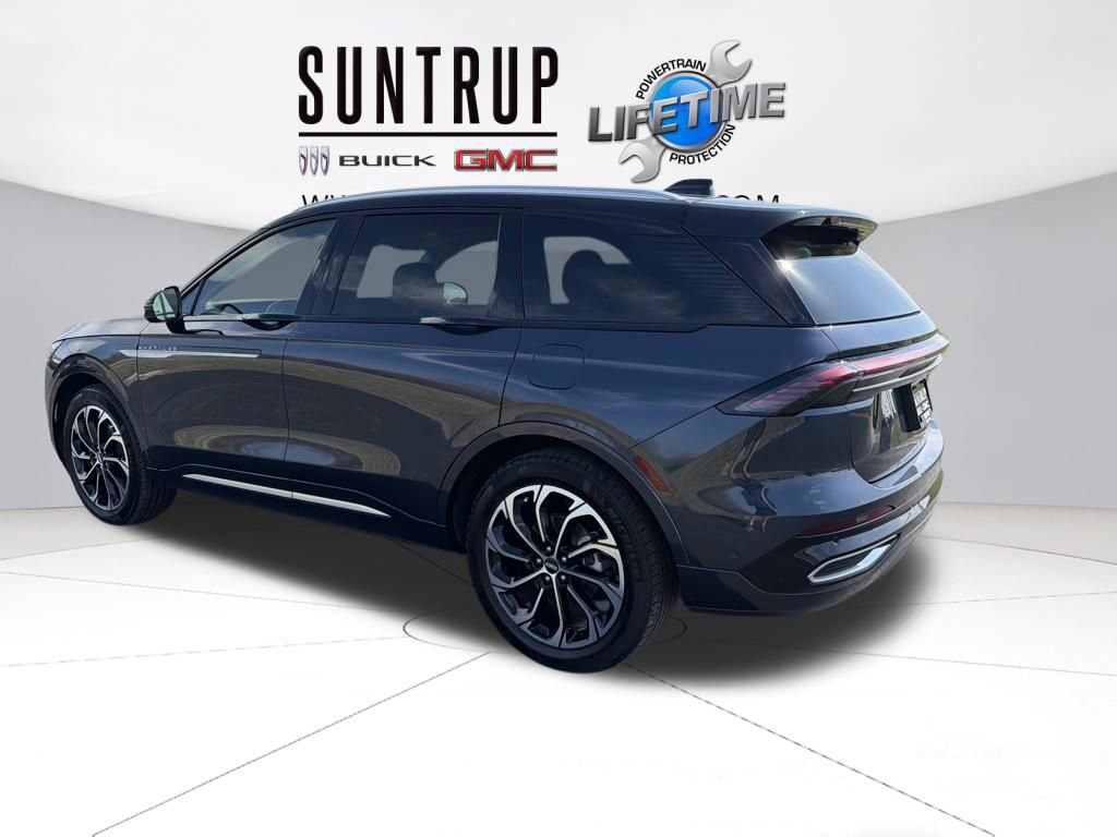 Used 2024 Lincoln Nautilus Reserve w/ Equipment Group 203A image 3