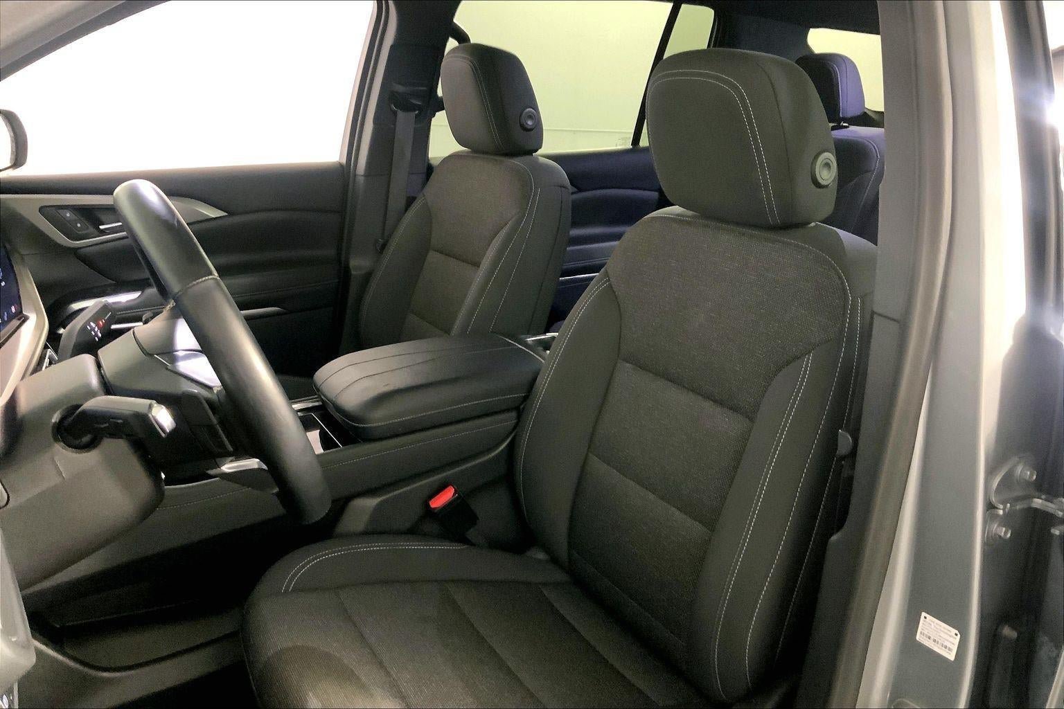 Used 2024 Chevrolet Traverse LT AWD/4WD image 24