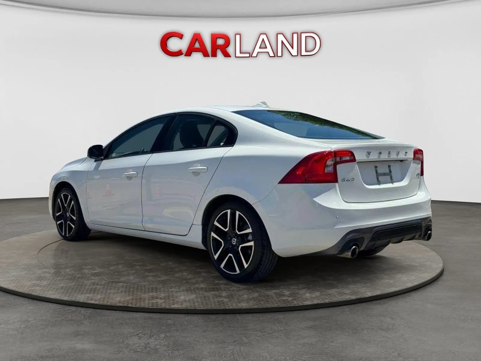 Used 2017 Volvo S60 T5 Dynamic FWD image 4