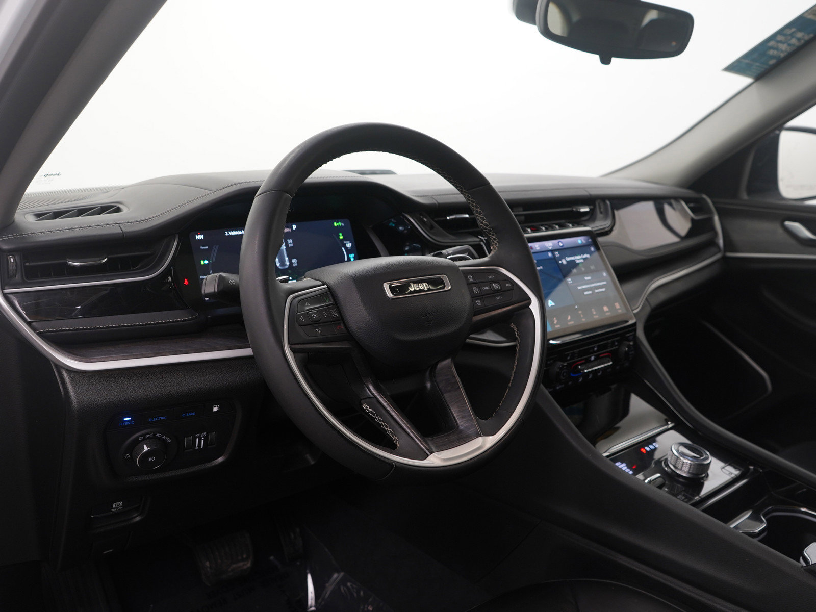 Used 2023 Jeep Grand Cherokee 4WD 4xe image 16