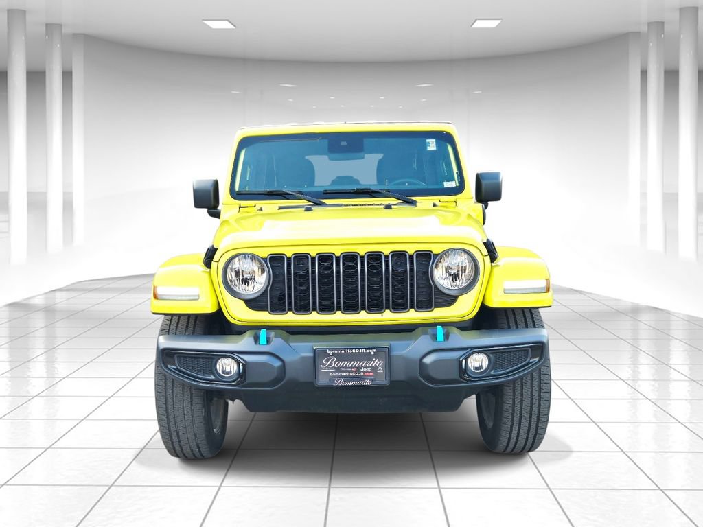 Used 2024 Jeep Wrangler Unlimited w/ Convenience Group AWD/4WD image 8