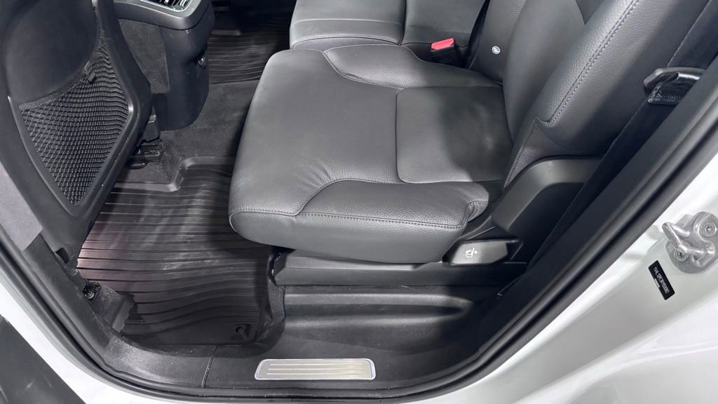 Certified 2024 Volvo XC90 B5 Plus AWD/4WD image 21