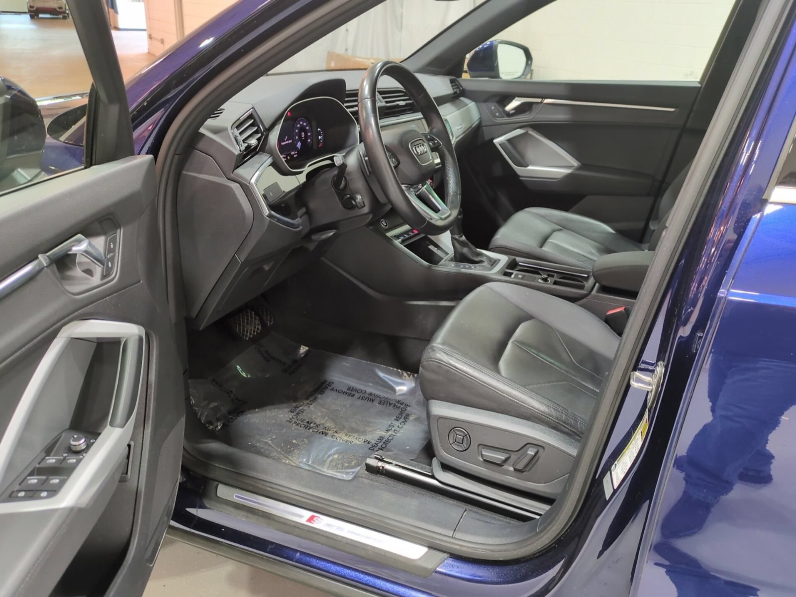 Used 2021 Audi Q3 2.0T Premium w/ Convenience Package AWD/4WD image 19
