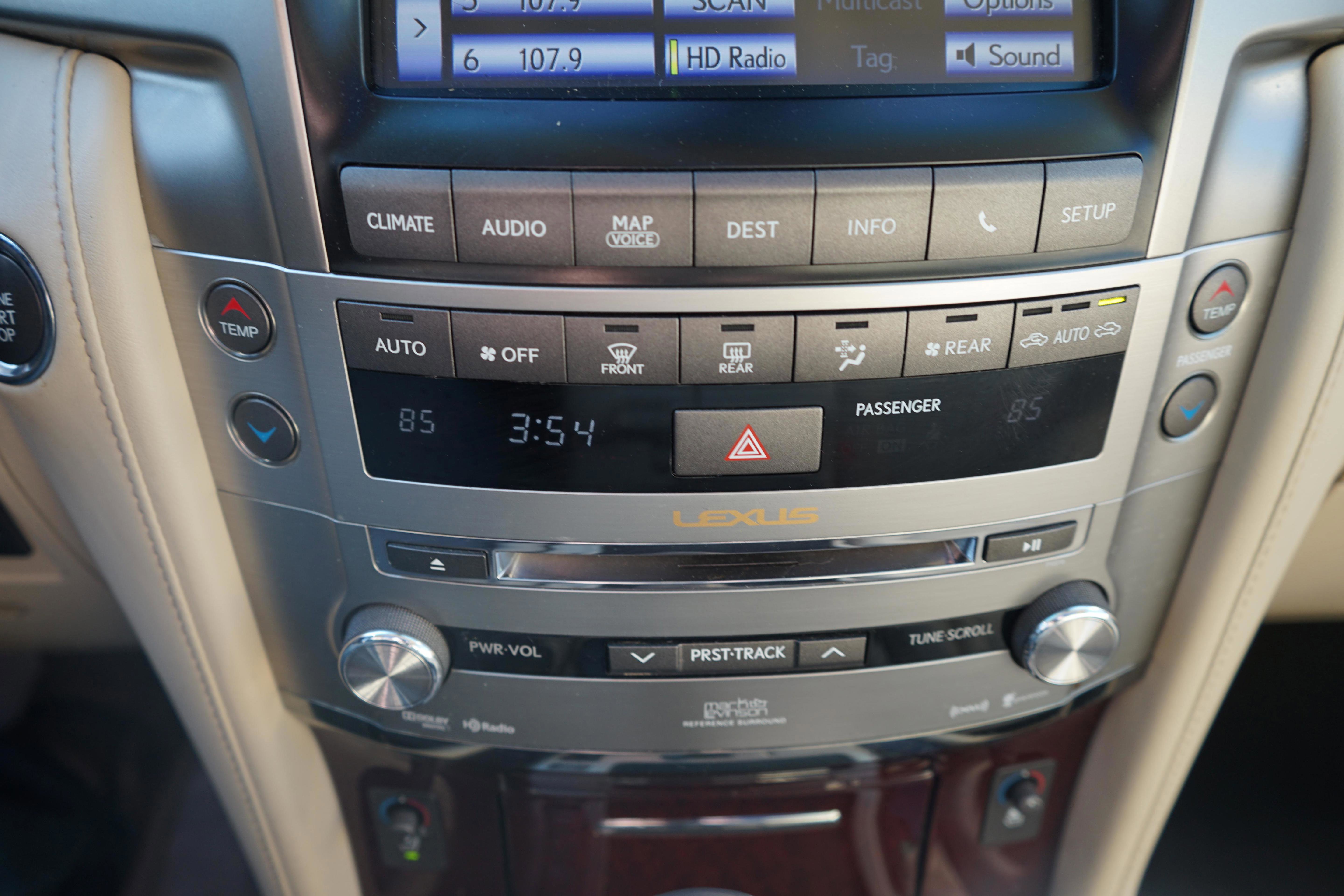 Used 2014 Lexus LX 570 4WD image 18