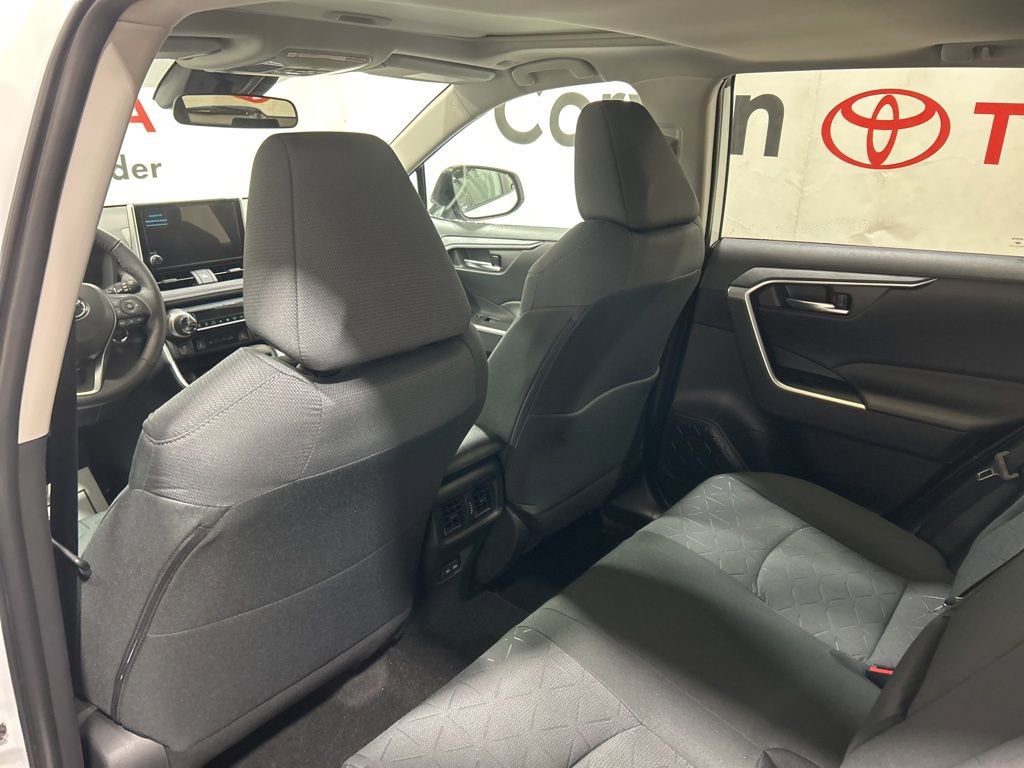 Used 2025 Toyota RAV4 XLE image 21