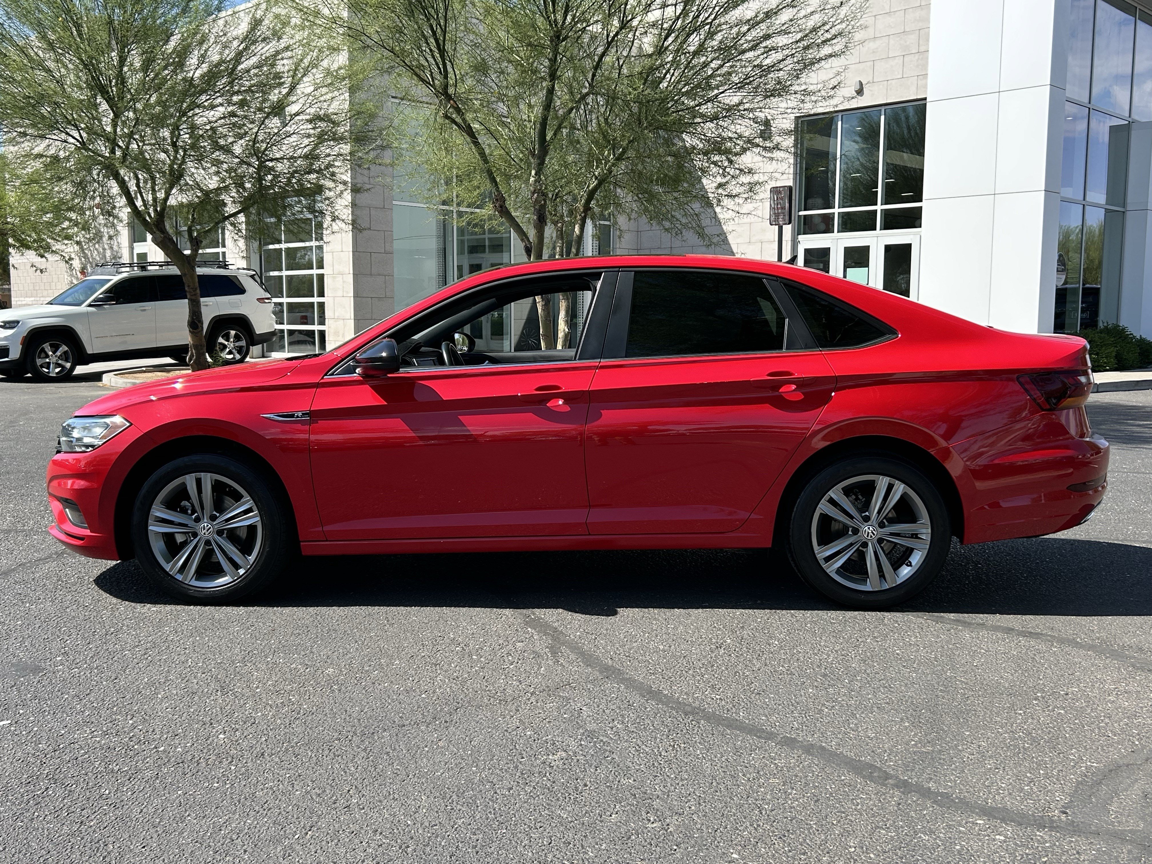 Used 2019 Volkswagen Jetta R-Line FWD image 2