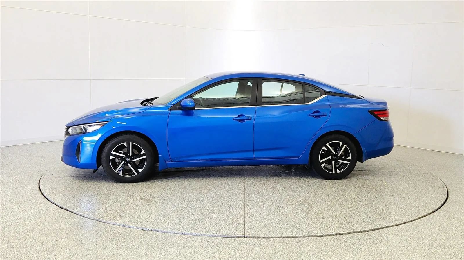 Used 2024 Nissan Sentra SV FWD image 4