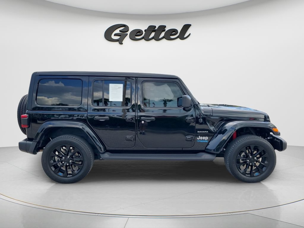 Used 2022 Jeep Wrangler Unlimited Sahara w/ Cold Weather Group AWD/4WD image 2