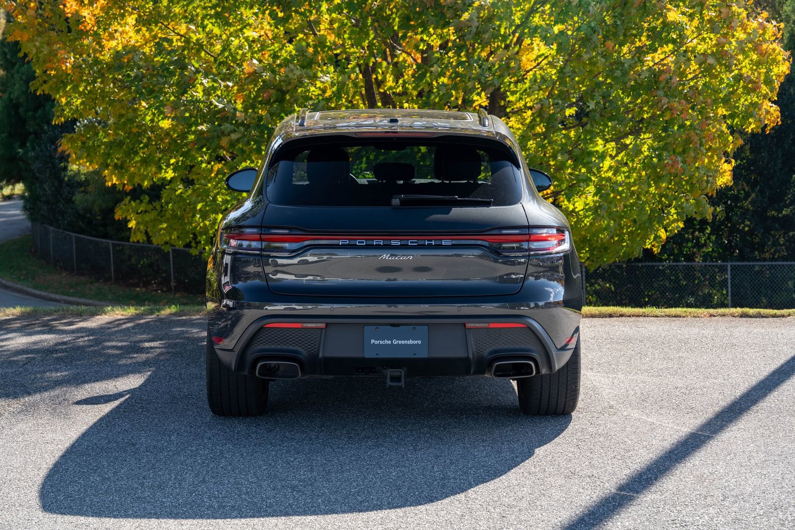 Certified 2025 Porsche Macan image 6
