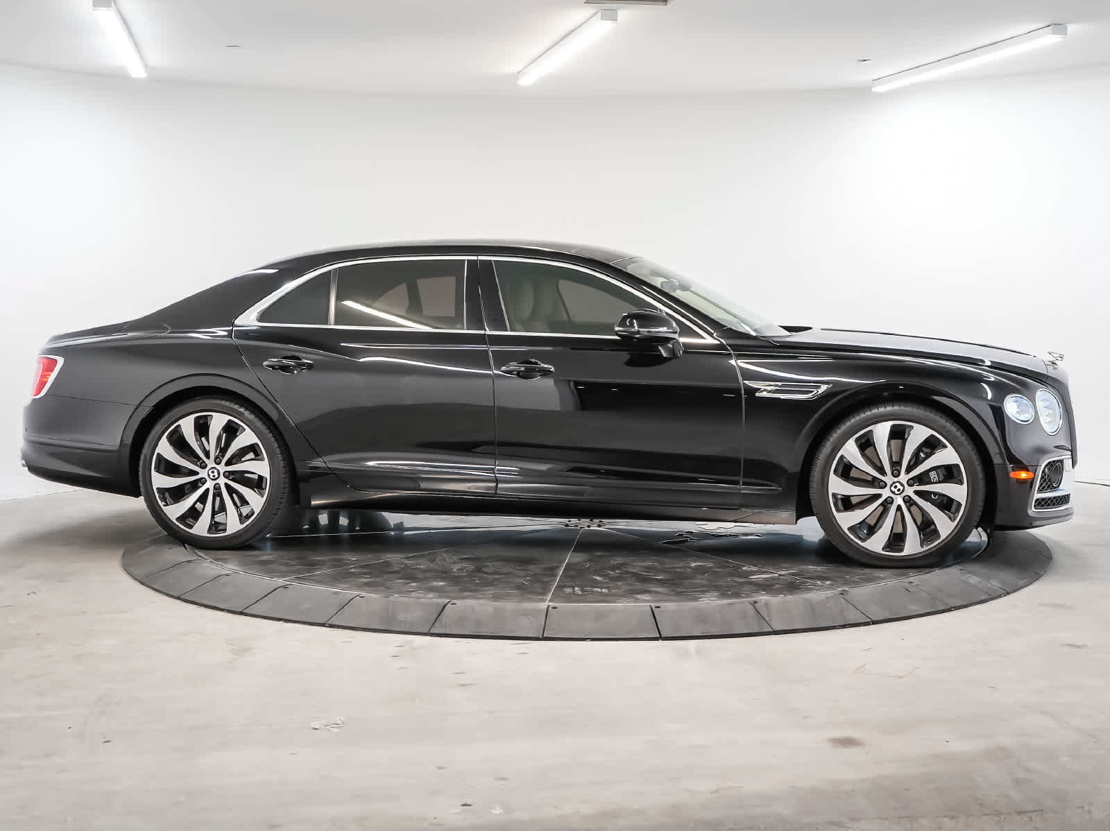 Used 2022 Bentley Flying Spur V8 AWD/4WD image 8