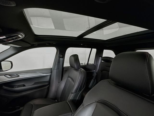 New 2025 Jeep Grand Cherokee Limited image 22