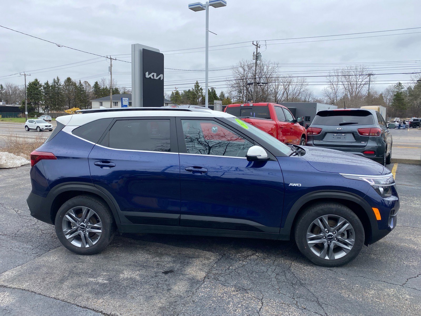 Certified 2023 Kia Seltos S image 9