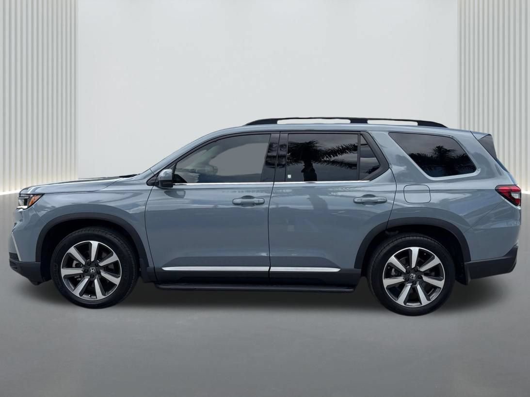 Used 2025 Honda Pilot Touring image 7