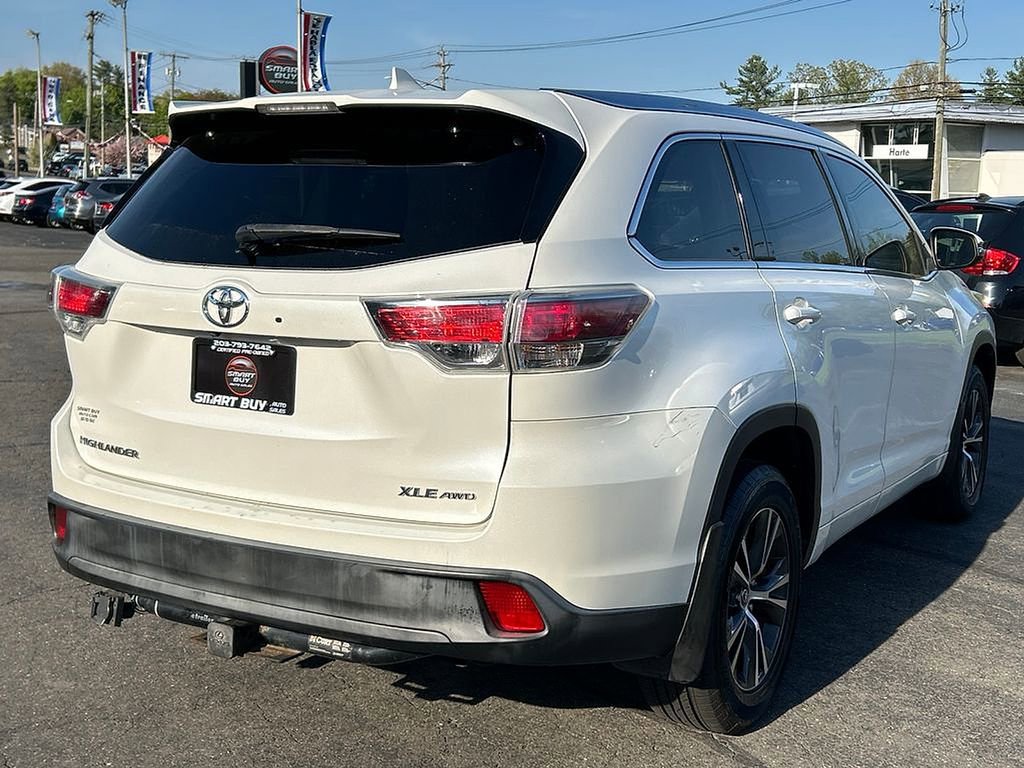Used 2016 Toyota Highlander XLE AWD/4WD image 6