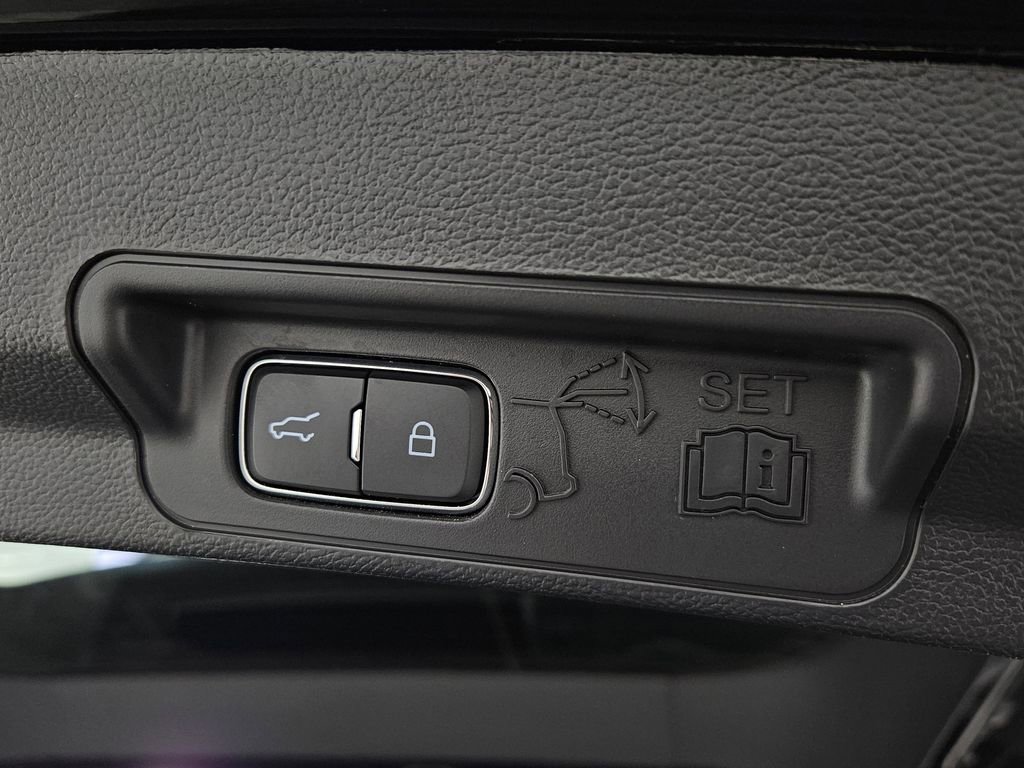 Used 2023 Ford Explorer XLT w/ Equipment Group 202A image 36