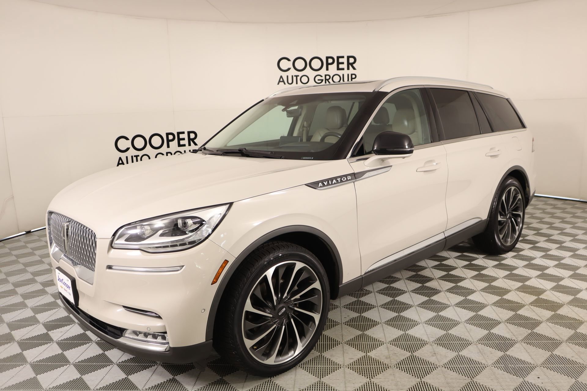 Used 2020 Lincoln Aviator Reserve w/ Equipment Group 202A image 10