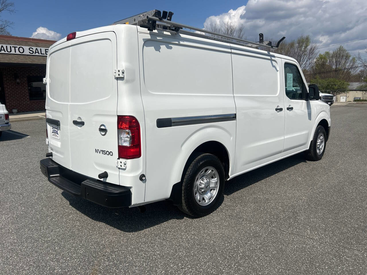 Used 2019 Nissan NV 1500 SV image 9