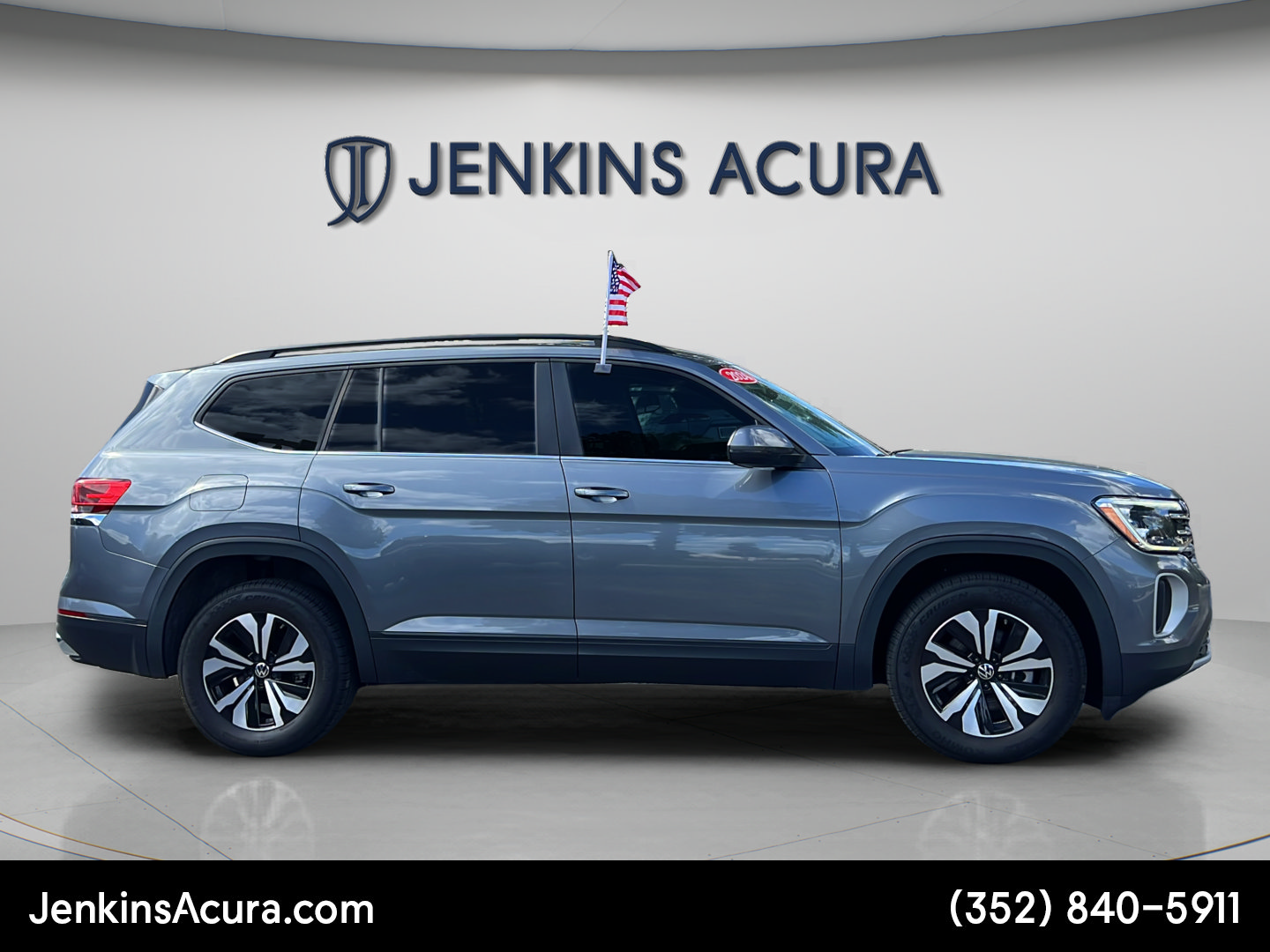 Used 2024 Volkswagen Atlas SE AWD/4WD image 2