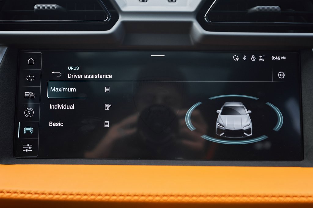 Used 2025 Lamborghini Urus SE image 77