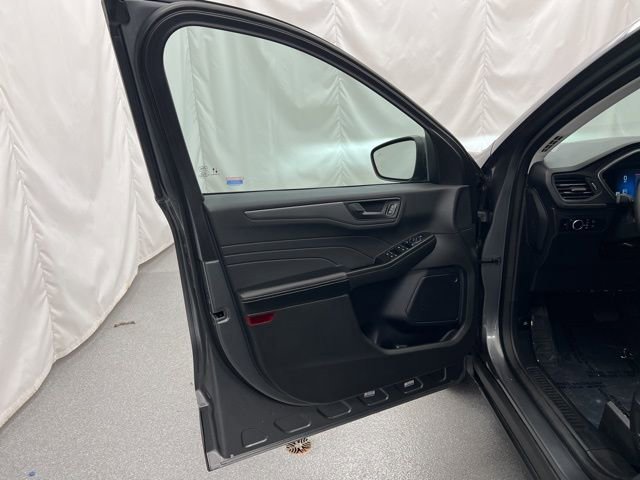 Used 2023 Ford Escape Active w/ Tech Pack #1 AWD/4WD image 13