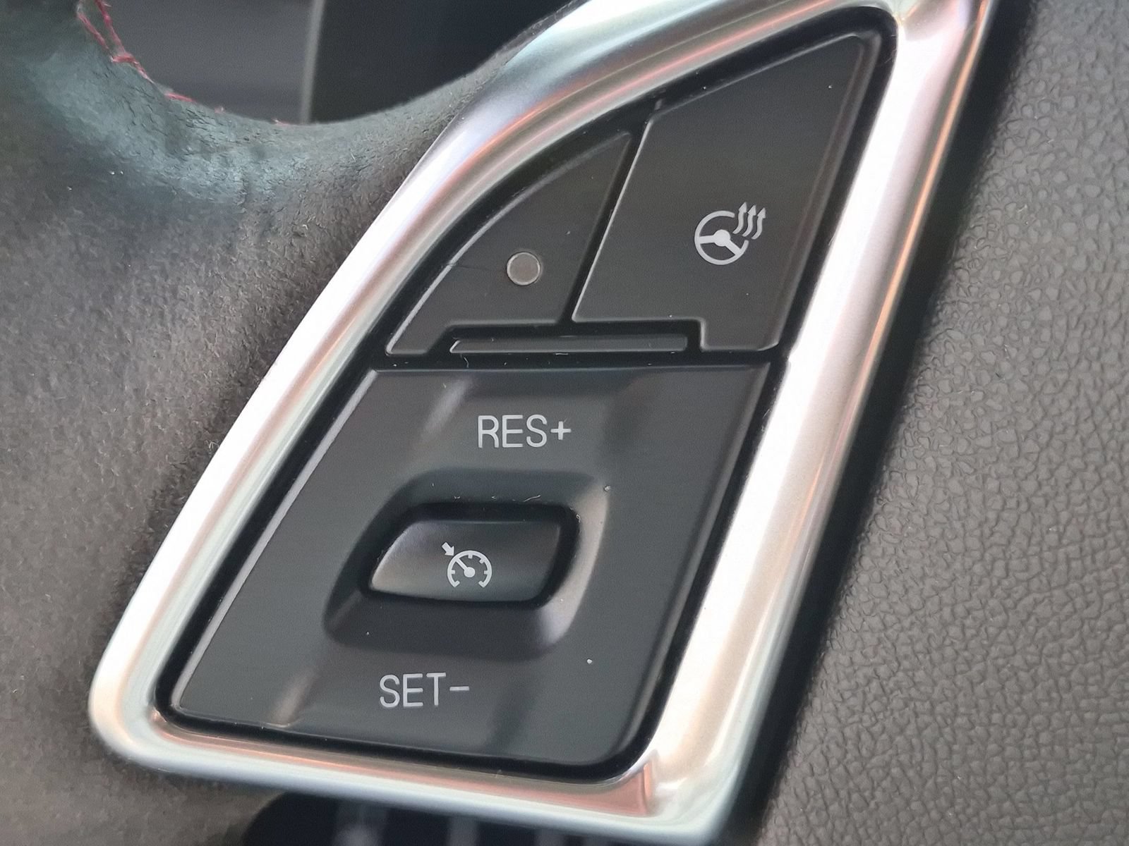Used 2018 Chevrolet Camaro ZL1 RWD image 16
