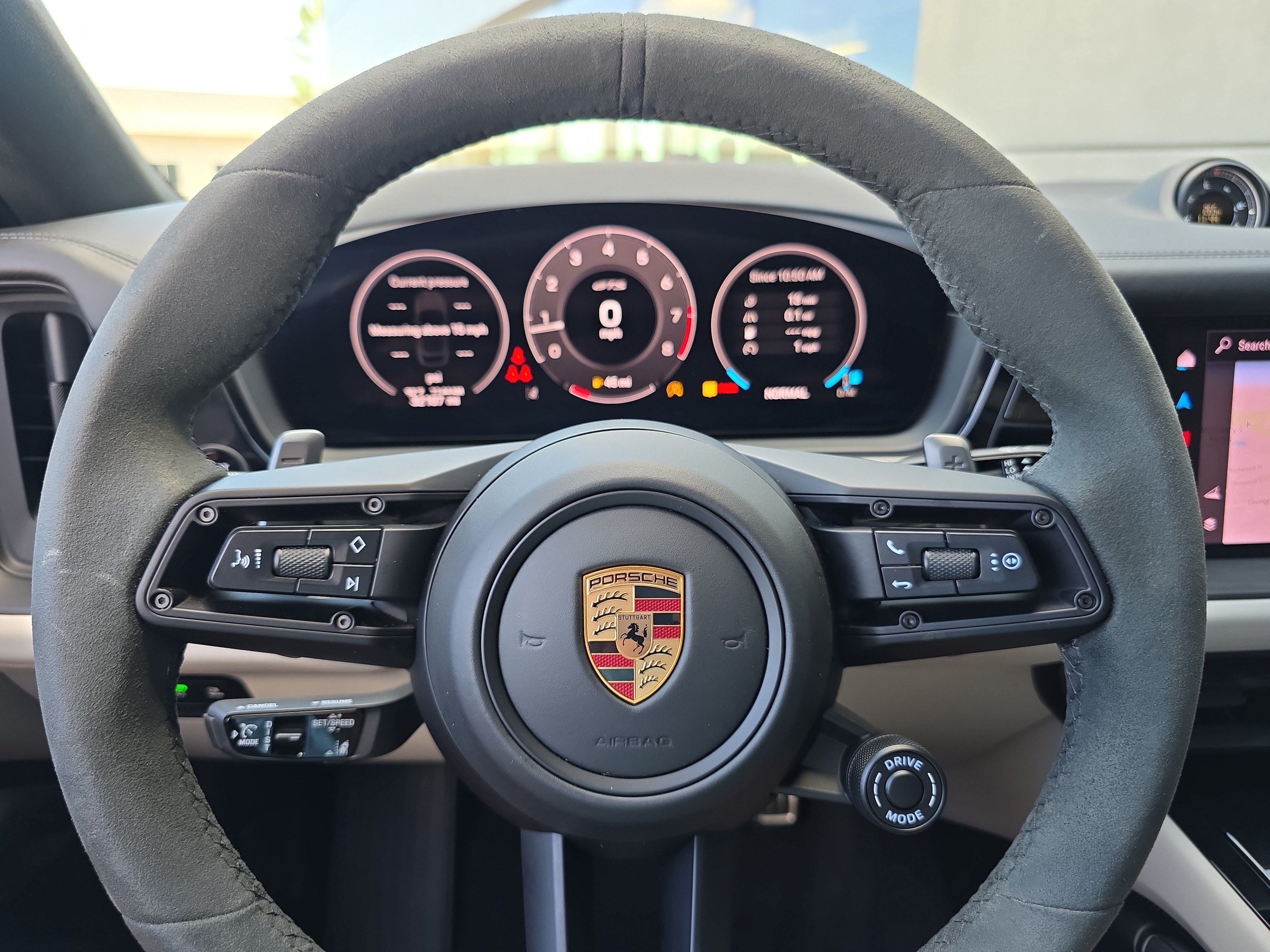 Used 2025 Porsche Cayenne GTS AWD/4WD image 18